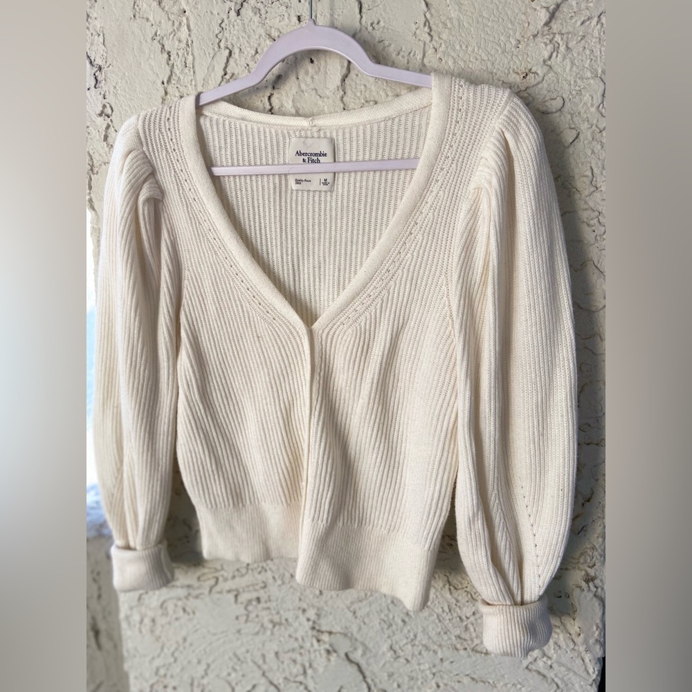 Abercrombie Fitch Cream Ribbed Cardigan Sweater Womens M Cropped Soft v-neck